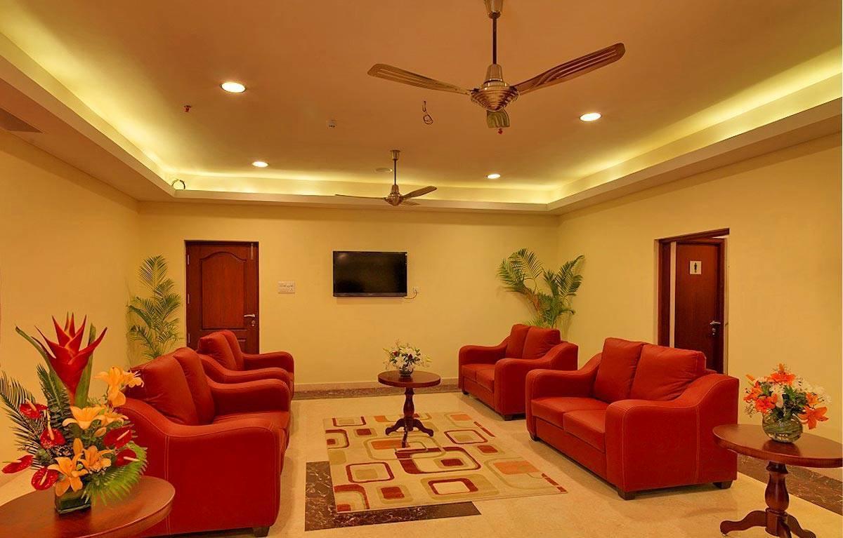 Dhanunjayas Luxury Hotel Hosūr エクステリア 写真