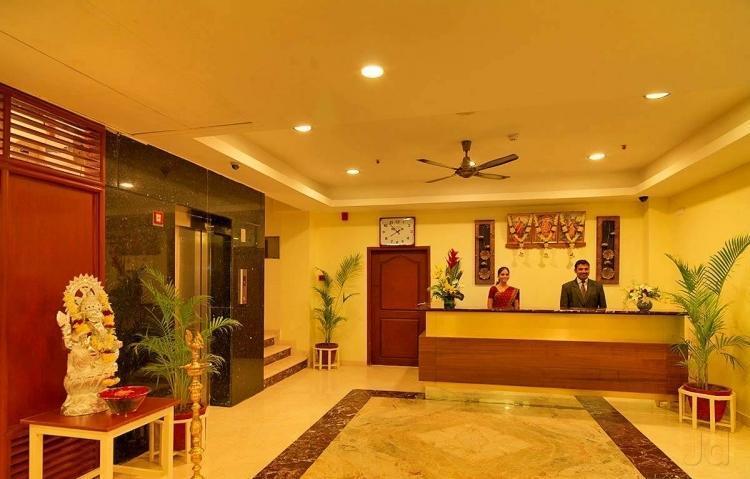 Dhanunjayas Luxury Hotel Hosūr エクステリア 写真